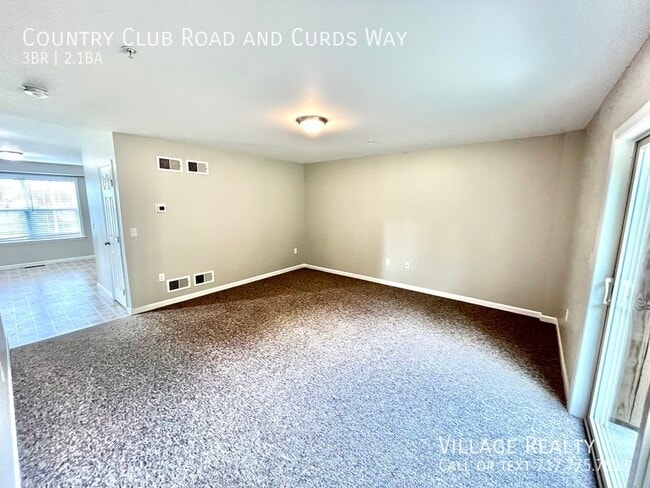 Building Photo - 703 Country Club Rd