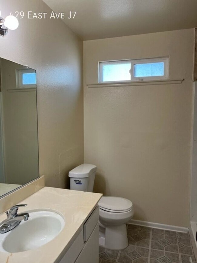 Building Photo - 429 East Ave J7-