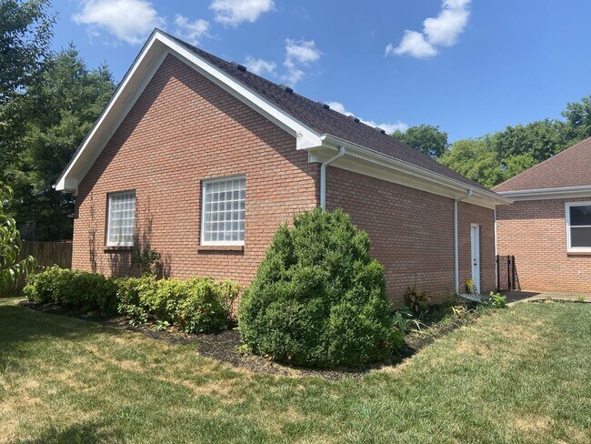 Building Photo - 4237 Trenton Rd