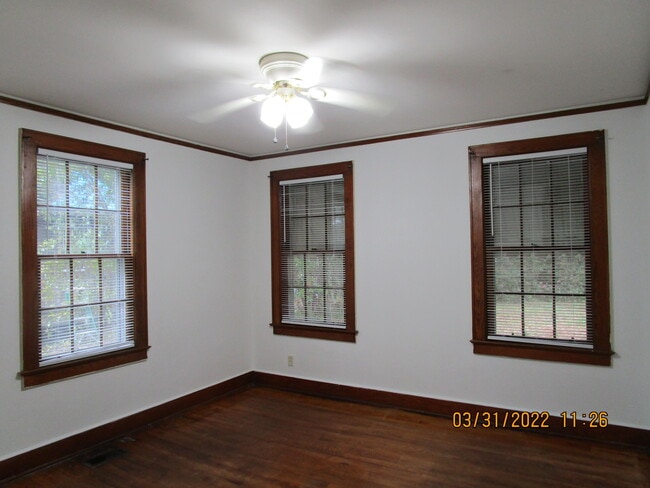 Building Photo - 326 N Magnolia St