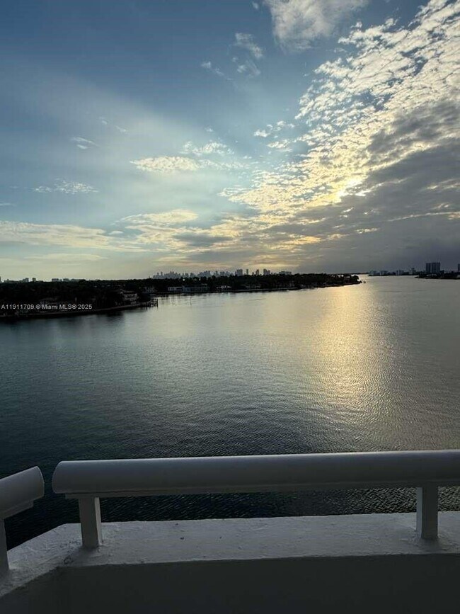 Building Photo - 6820 Indian Creek Dr