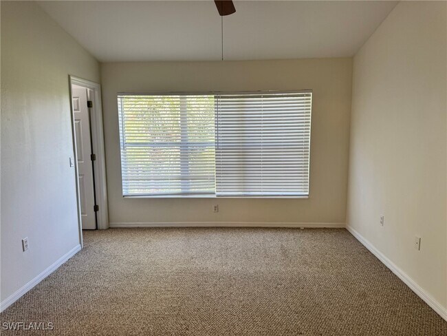 Building Photo - 860 Hampton Cir