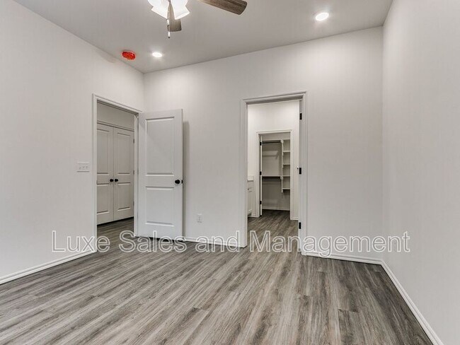 Building Photo - 8012 NW 110th Dr