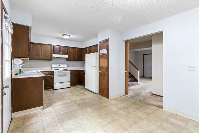 Building Photo - 1690 Watertower Dr