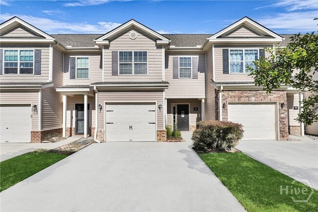 Primary Photo - 975 Canyon Oak Loop