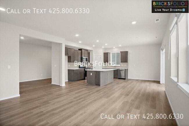 Building Photo - 1209 SW Pendleton Way