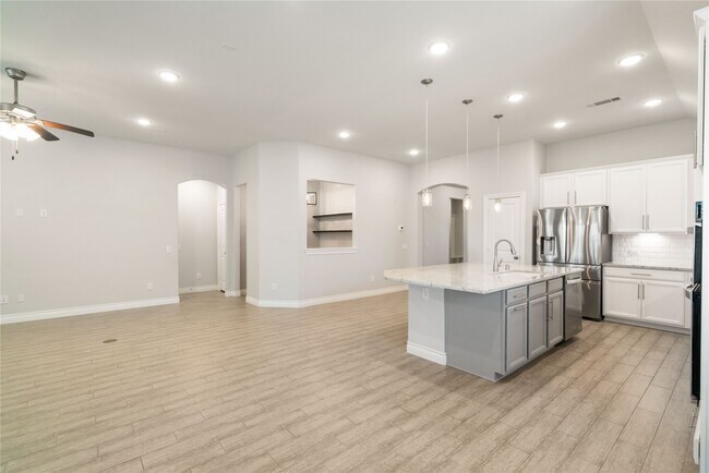 Building Photo - 67 Pioneer Canyon Pl