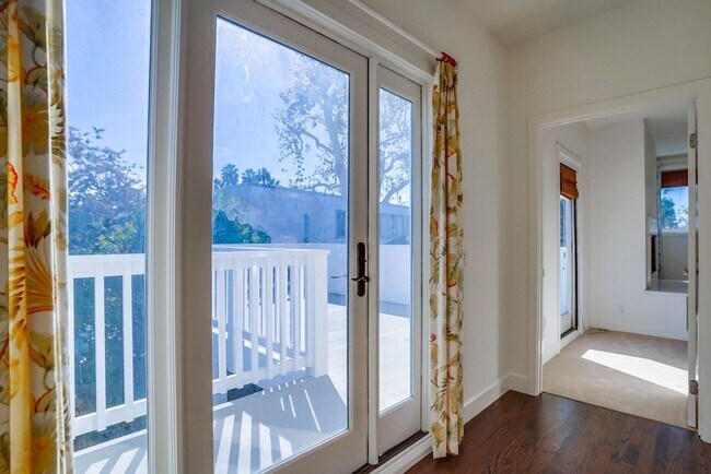 Building Photo - Beautiful 4 Bed/4 Bath Family Home w/pool - Upcoming and available at the end of April!