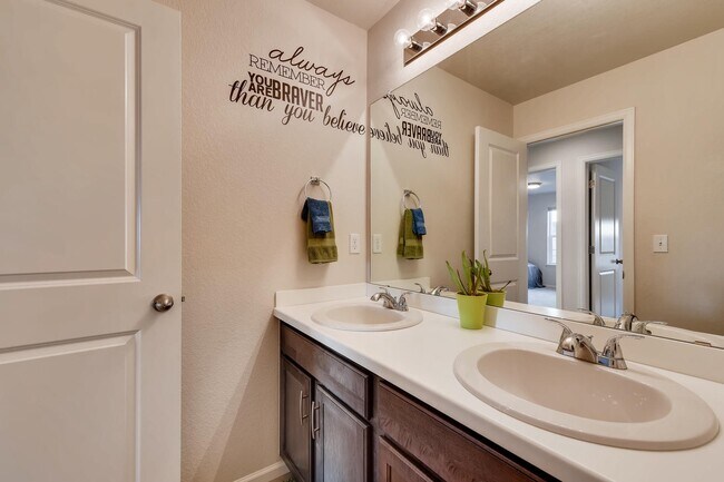 Building Photo - Welcome to Copperleaf!! Beautifully Mainta...