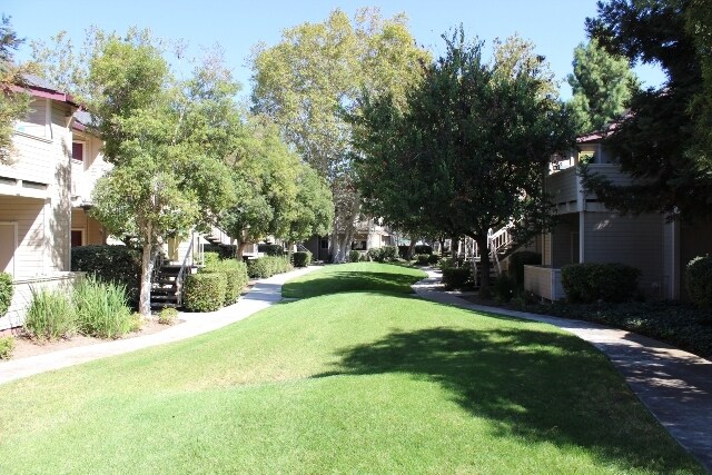 Building Photo - 1088 Cedar Gables Dr