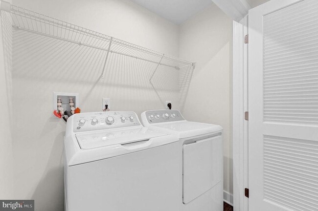 Building Photo - 66 SPYGLASS HILL Dr