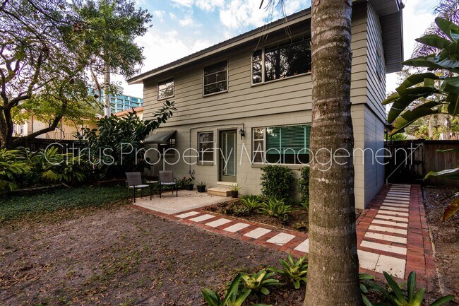 Building Photo - Charming Apartment in Thornton Park