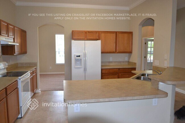 Building Photo - 11121 Apple Blossom Trail W