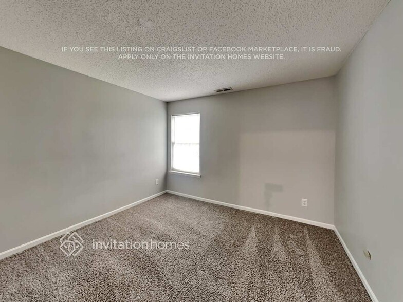 Building Photo - 10729 Glenluce Ave