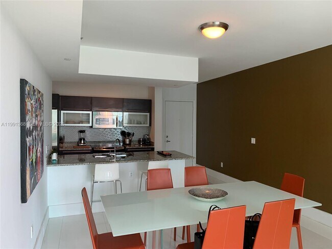 Building Photo - 950 Brickell Bay Dr