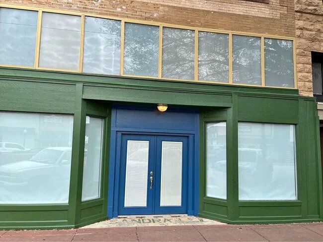 Building Photo - 827 W Main St