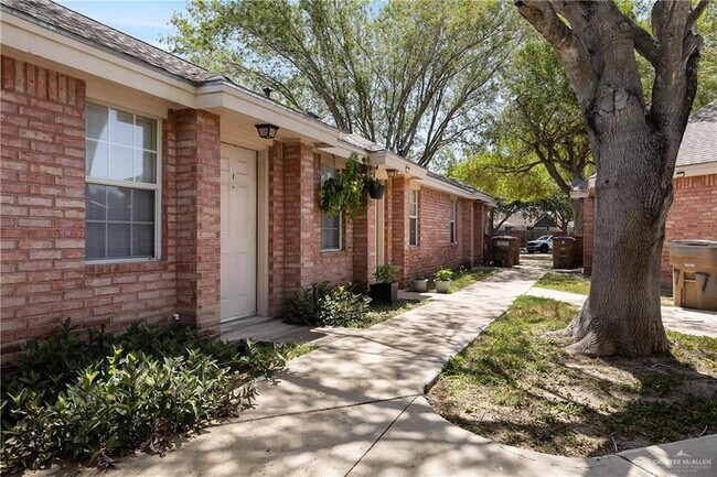 Building Photo - 2717 W Ringold Cir