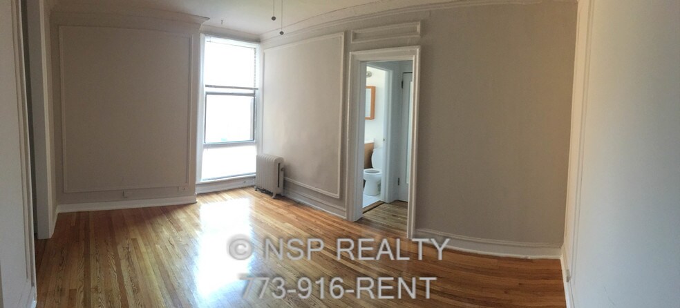 Building Photo - 1367 W Estes Ave
