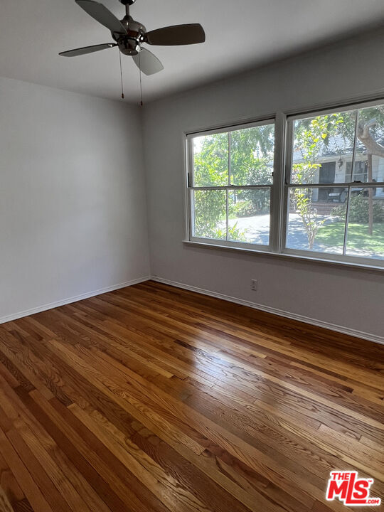 Building Photo - 130 S Bowling Green Way