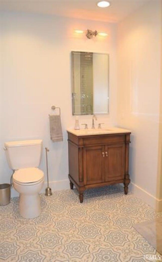 Building Photo - 124 N Bryan Ave