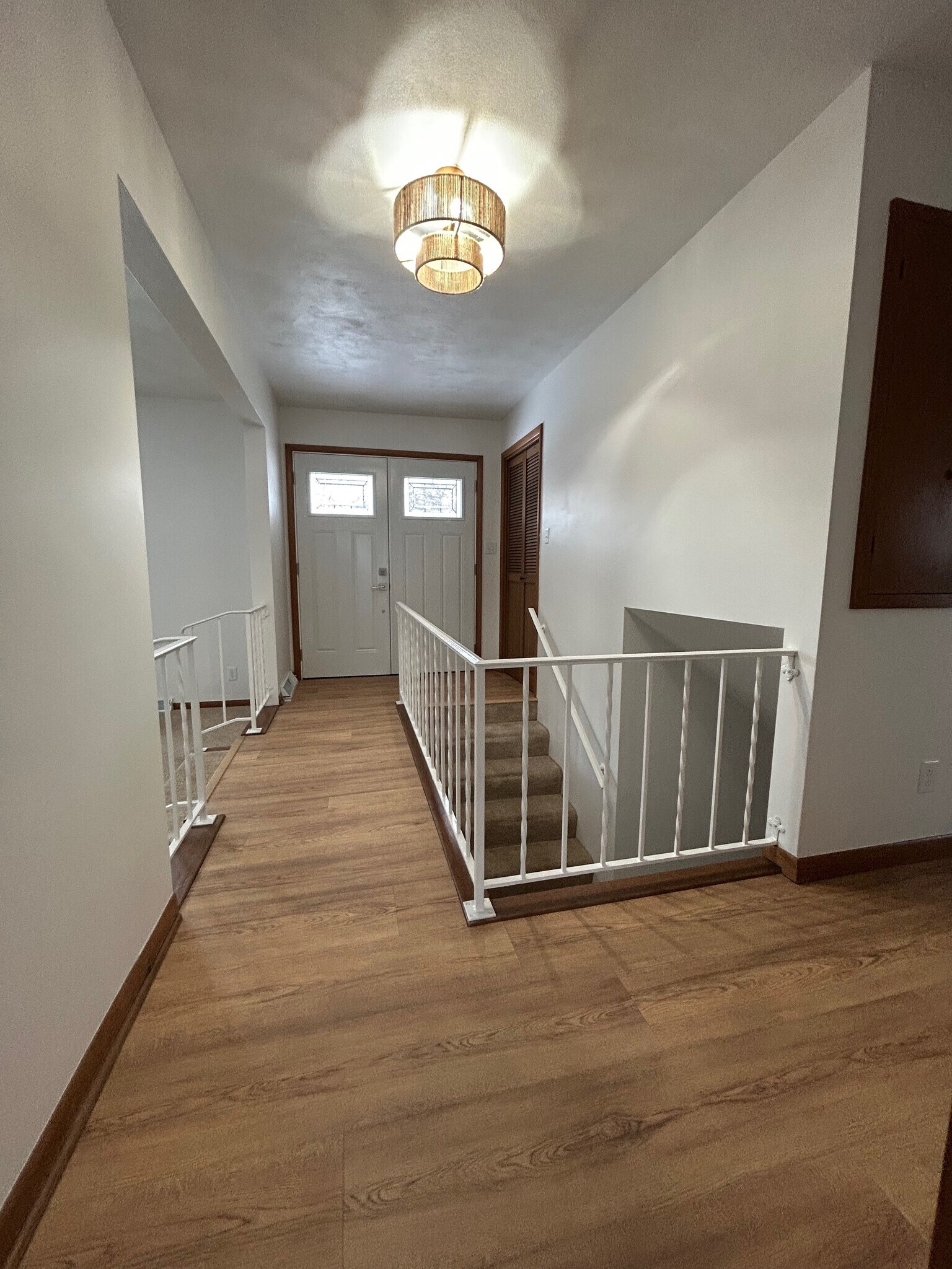 Building Photo - 1511 Hillcrest Ct