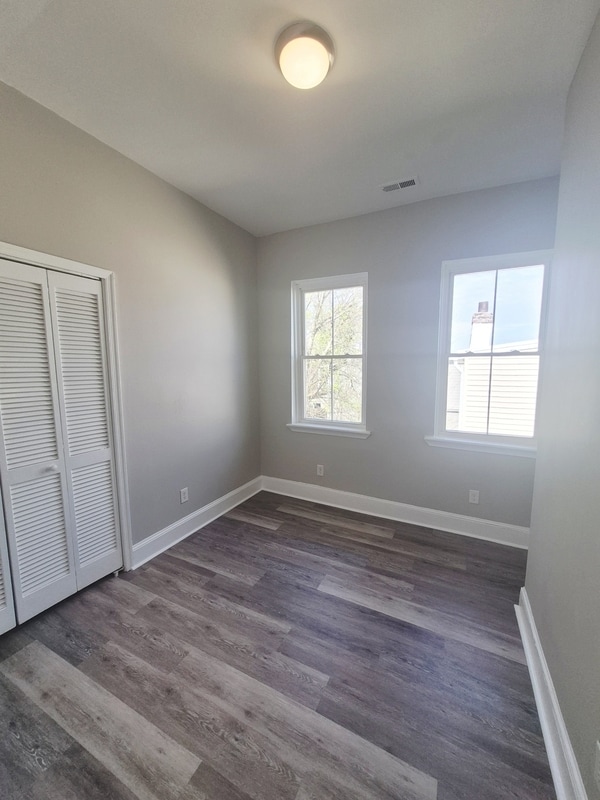 Building Photo - 709 1/2 West Clay Street - B