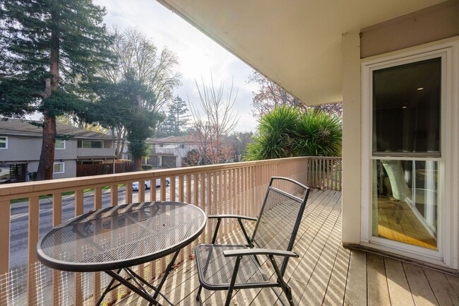 Building Photo - Charming 2bd, 1ba Condo in Mountain View