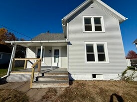 Building Photo - 1005 13th Ave