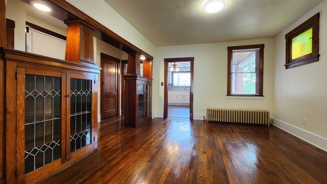 Building Photo - Now showing! Updated 4BR  1 bath house!
