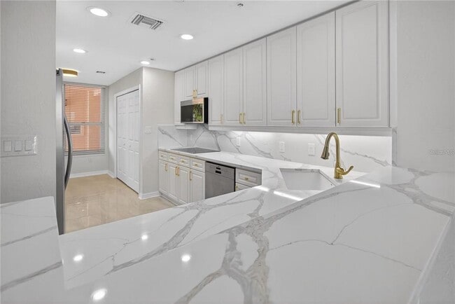 Building Photo - 5430 Eagles Point Cir