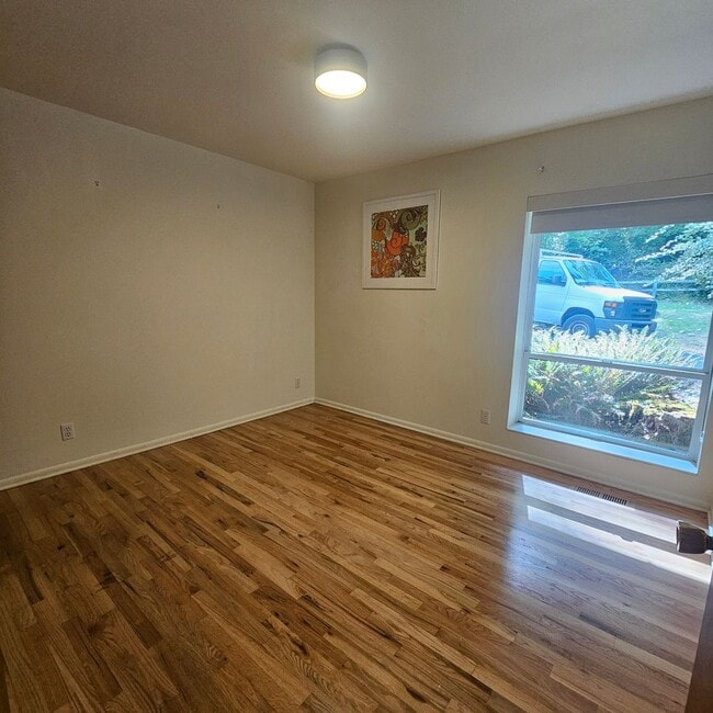 Building Photo - Private Bainbridge Island Retreat with Acreage & Modern Comforts
