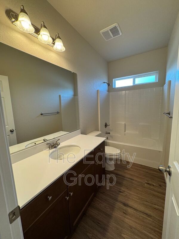 Building Photo - 3614 S County Center Dr