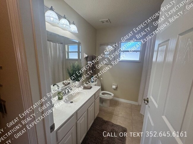 Building Photo - 5303 SW 88 Pl