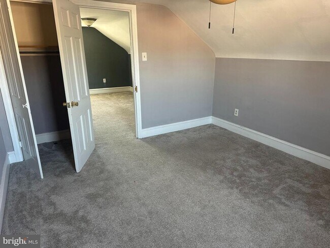 Building Photo - 204 Rosemary Ave