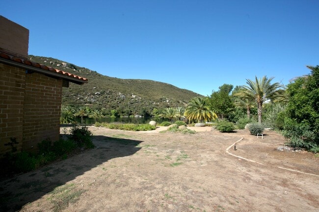 Building Photo - Pala Verde Ranch 4br 3.5ba * On the Lake