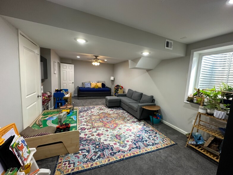 Building Photo - 13216 Chestnut Oak Dr