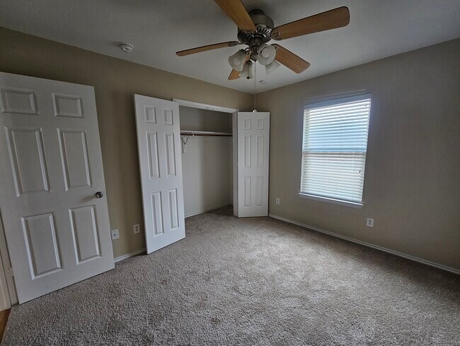 Building Photo - 3516 Valley Forge Dr