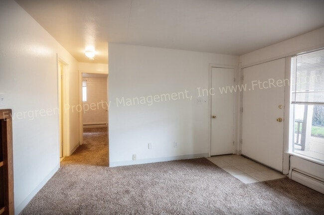 Building Photo - 701 Parker St