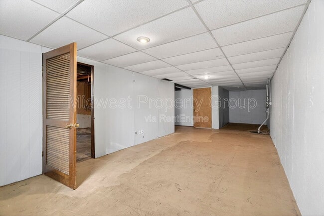 Building Photo - 515 Topaz Ave