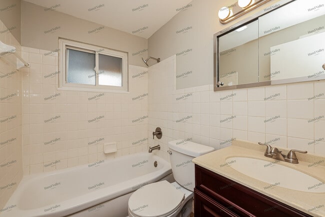 Building Photo - 4500 Henrich Dr