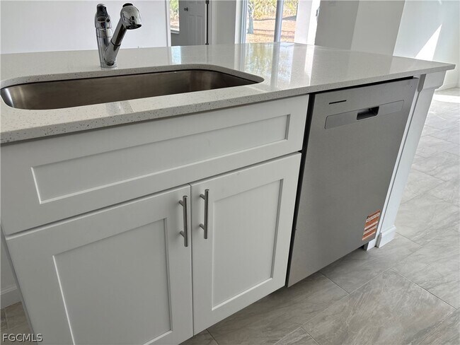 Building Photo - 3005 31st St W