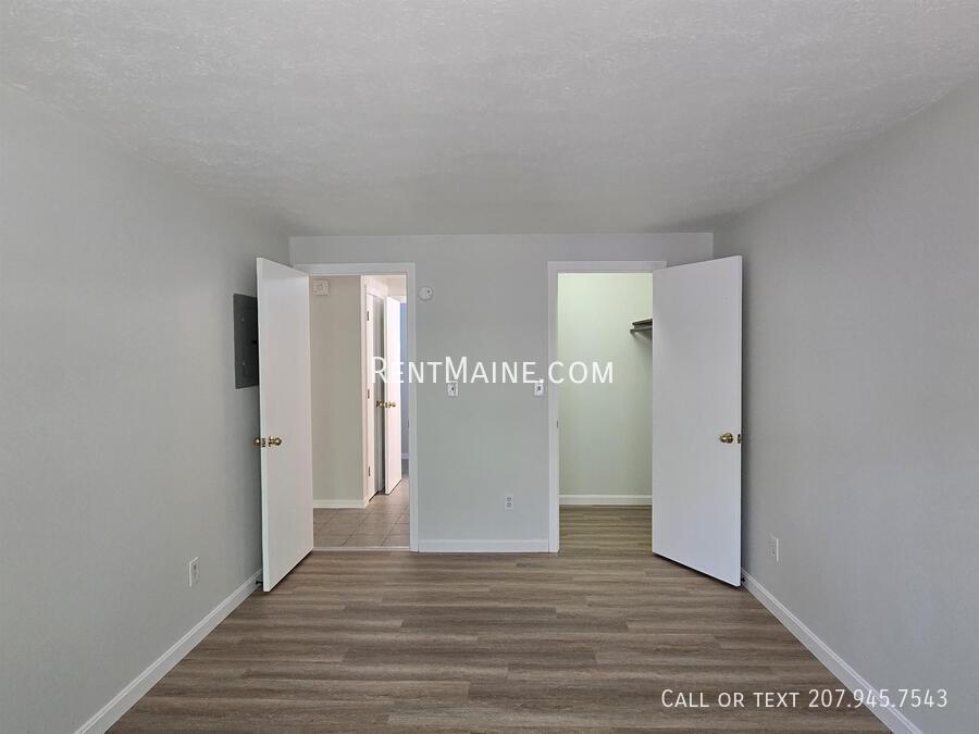 Building Photo - 20 Tall Pines Dr