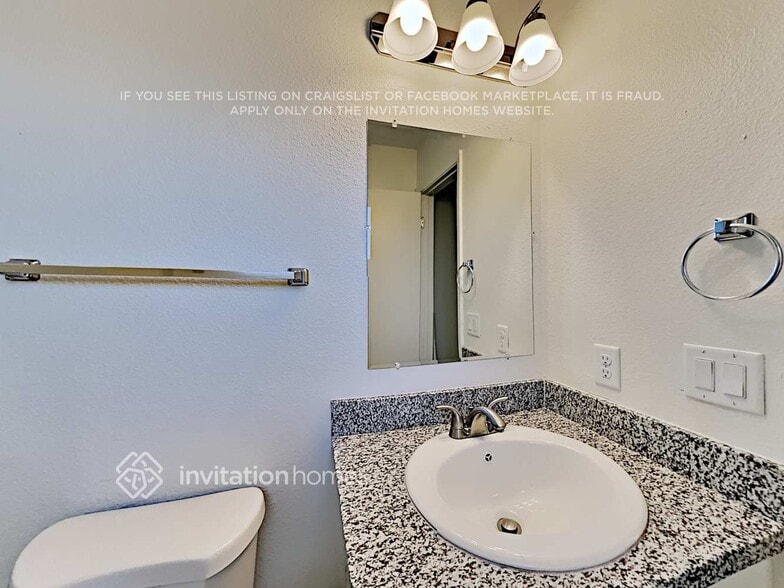 Building Photo - 3407 E Anderson Dr