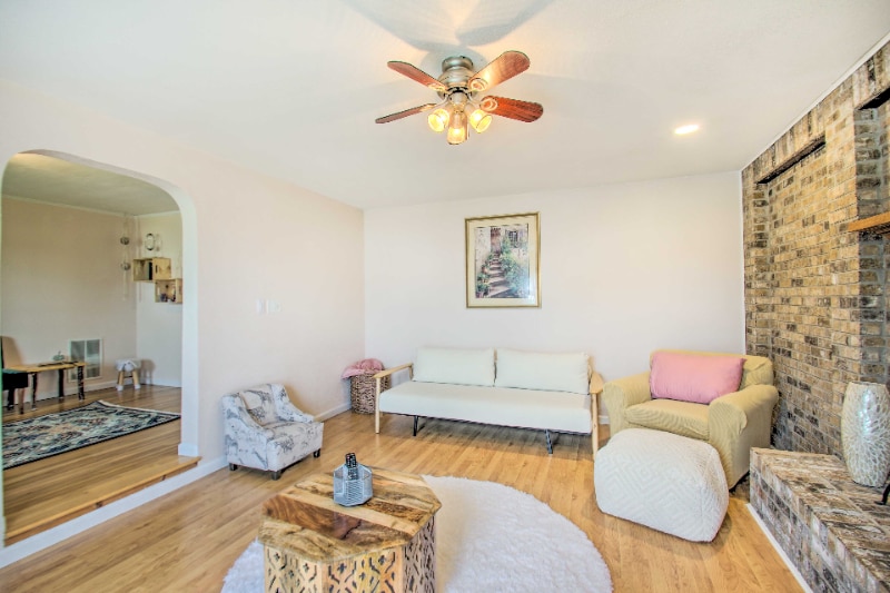 Building Photo - 703 10th St