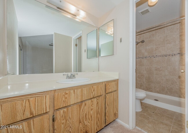 Building Photo - 1262 N 84th Pl