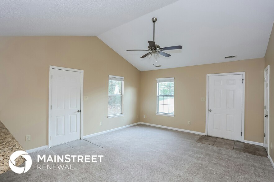 Building Photo - 4905 Farmview Dr
