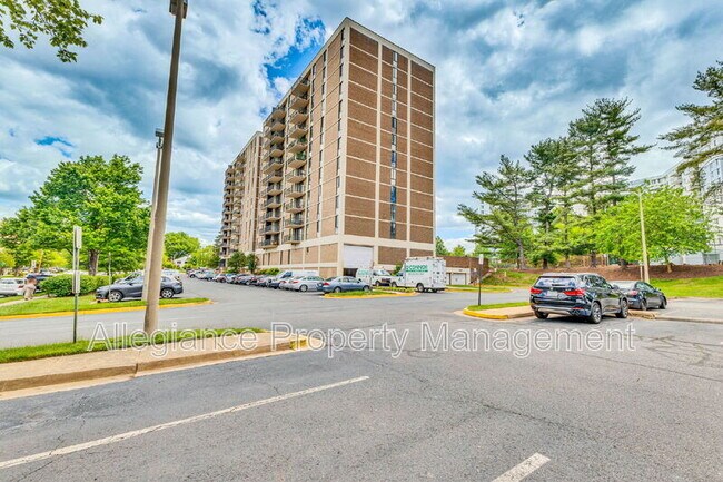 Building Photo - 6800 Fleetwood Rd