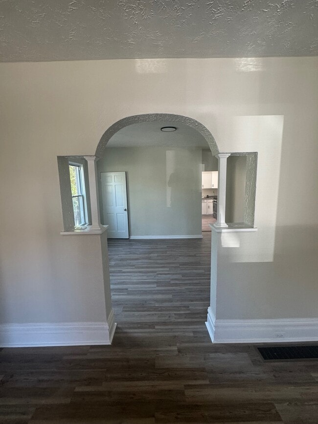 Building Photo - 6440 Dean St