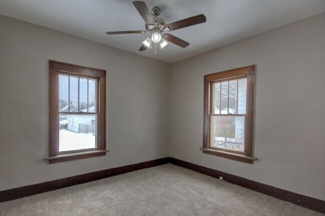 Building Photo - 1837 W 8th St