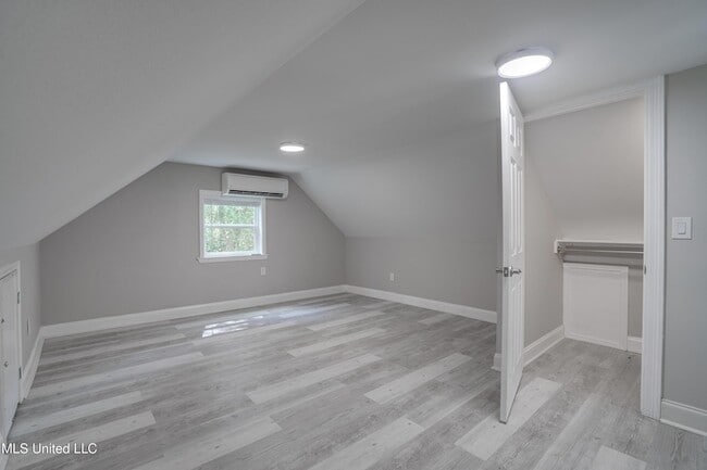 Building Photo - 1076 Lilinoe Way